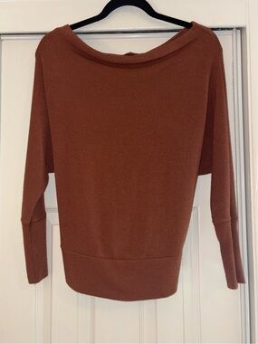 Windsor Off-the-Shoulder Sweater in Rust